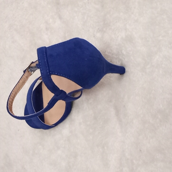 blue high heel shoe - Picture 5 of 5